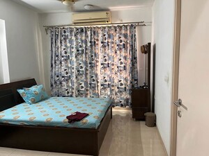 Bedroom in 3.5 BHK Apartment at Hiranandani Meadows, Manpada – for Rent