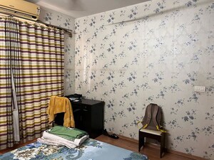 Living Room in 3.5 BHK Apartment at Hiranandani Meadows, Manpada – for Rent