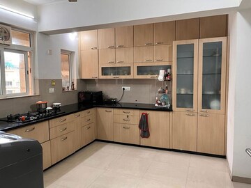 Kitchen in 3.5 BHK Apartment at Hiranandani Meadows, Manpada – for Rent