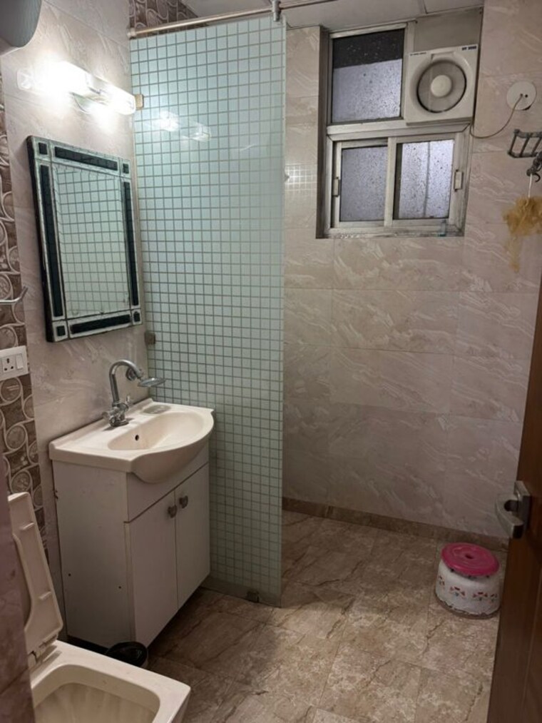 Bathroom, piyush-heights 3 Bedroom 1576 Sq.Ft. Apartment In Sector 89 Faridabad 10034074
