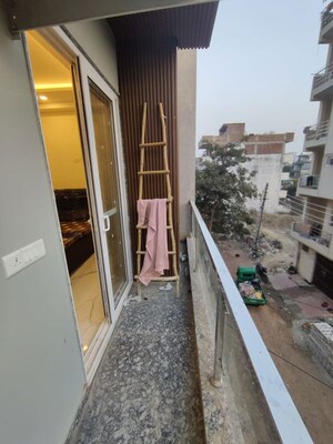 Balcony in 1 RK Builder Floor at Sector 39 – for Rent