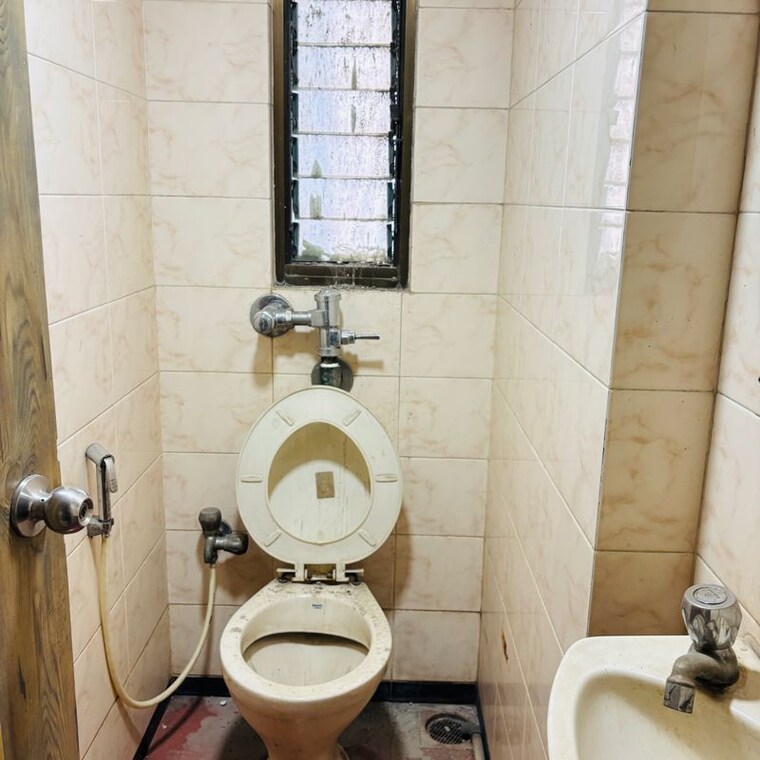 Bathroom, marathon-max Commercial Office Space 530 Sq.Ft. In Salpa Devi Pada Mumbai 10034163