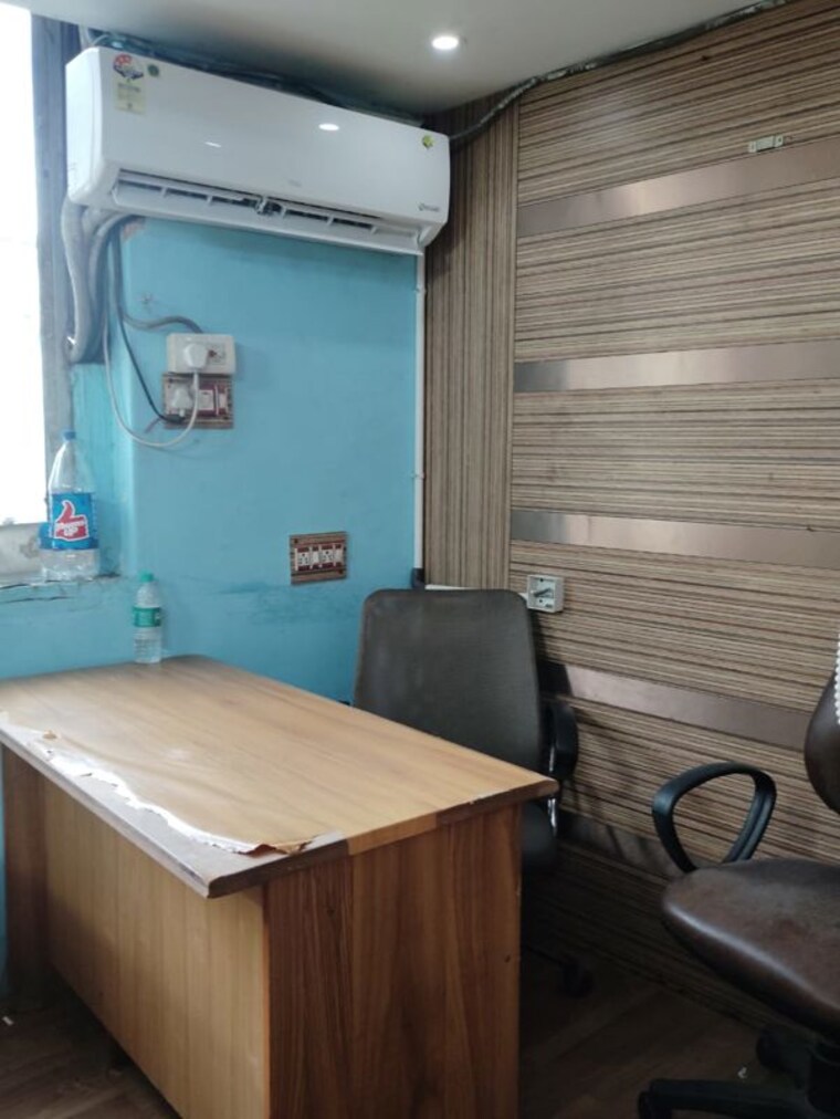 Bathroom, bbd bagh Commercial Office Space 400 Sq.Ft. In Bbd Bagh Kolkata 10034141