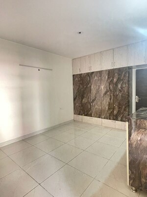 Room in 3 BHK Apartment at Shiv Sai Emerald Heights, Sector 88 – for Rent