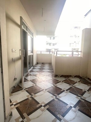 Bathroom in 3 BHK Apartment at Shiv Sai Emerald Heights, Sector 88 – for Rent