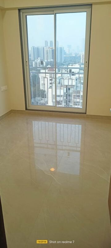 Room in 2 BHK Apartment at Satra One, Goregaon West – for Rent