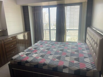 Bedroom in 3 BHK Apartment at Lashkaria Green Towers, Andheri West – for Rent