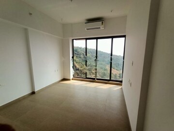 Room in 3 BHK Apartment at Kanakia Silicon Valley, Powai – for Rent
