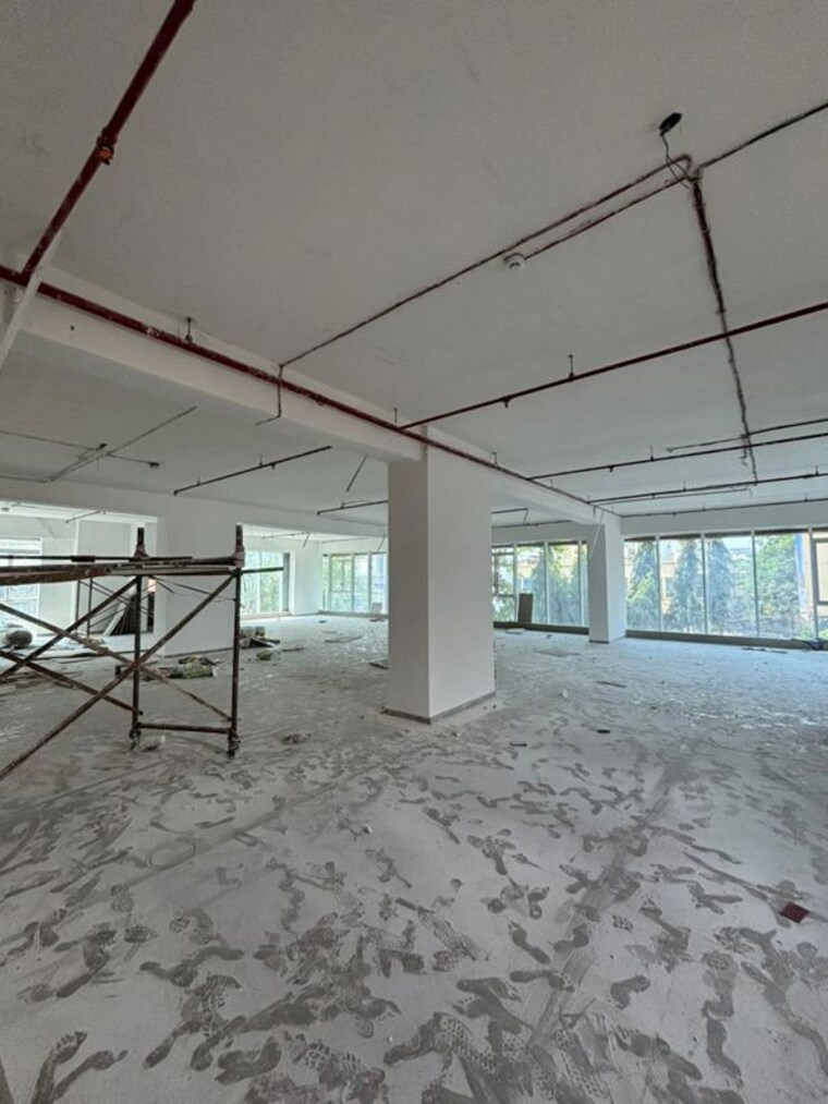  Parking, skyblu-72-corp Commercial Showroom 4500 Sq.Ft. In Sakinaka Mumbai 10034236