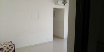 Room in 2 BHK Apartment at Ganesh Niwas Goregaon West, Goregaon West – for Rent