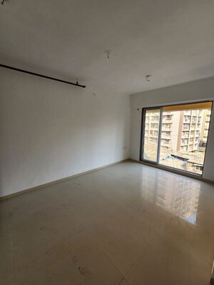 Room in 2 BHK Apartment at Avant Hillway, Goregaon East – for Rent