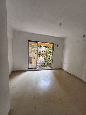 Room in 2 BHK Apartment at Avant Hillway, Goregaon East – for Rent