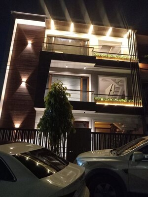 Staircase in 1 BHK Independent House at Sector 42 – for Rent