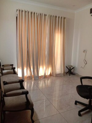 1 BHK Independent House For Rent in Sector 42