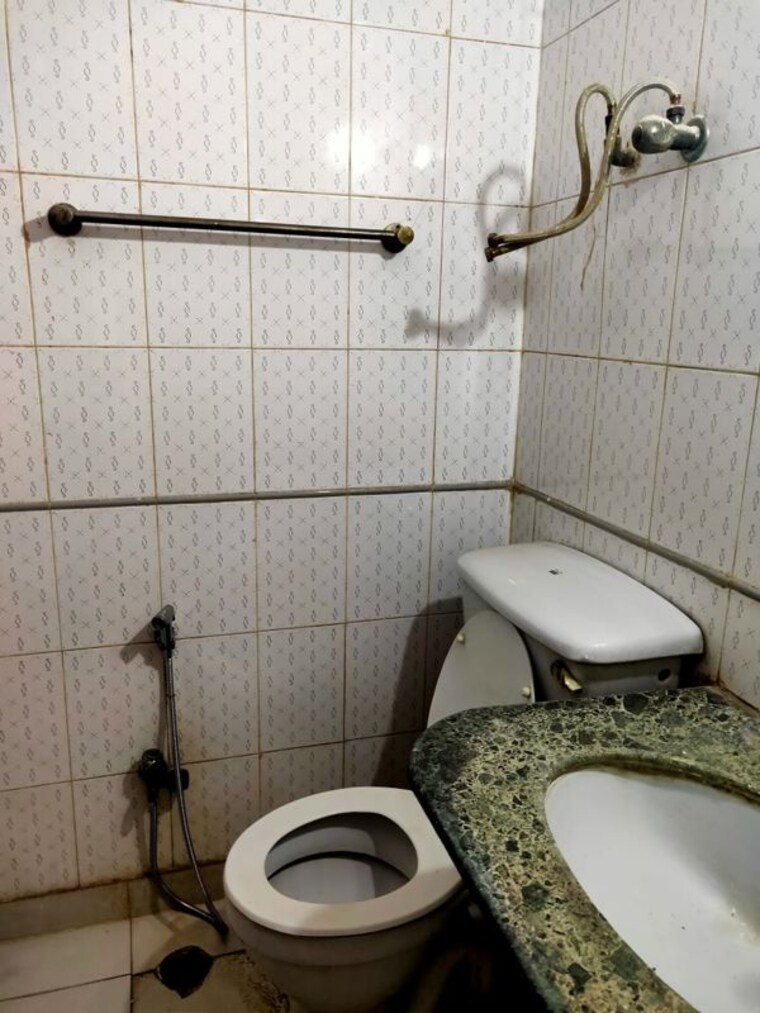 Bathroom, windsor-and-nova-society 2 Bedroom 760 Sq.Ft. Apartment In Ahinsa Khand 2 Ghaziabad 10034239