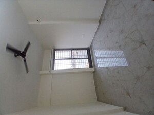 Room in 2 BHK Apartment at Majestique Towers, Kharadi – for Rent