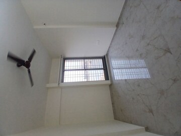 Room in 2 BHK Apartment at Majestique Towers, Kharadi – for Rent