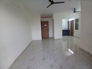 Room in 2 BHK Apartment at Majestique Towers, Kharadi – for Rent
