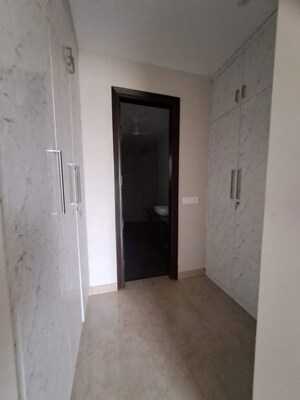 Room in 3 BHK Apartment at South City 1 – for Rent