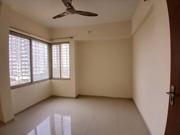 Room in 2 BHK Apartment at Shubh Skypoint, Mundhwa – for Rent