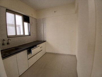 Room in 2 BHK Apartment at Shubh Skypoint, Mundhwa – for Rent