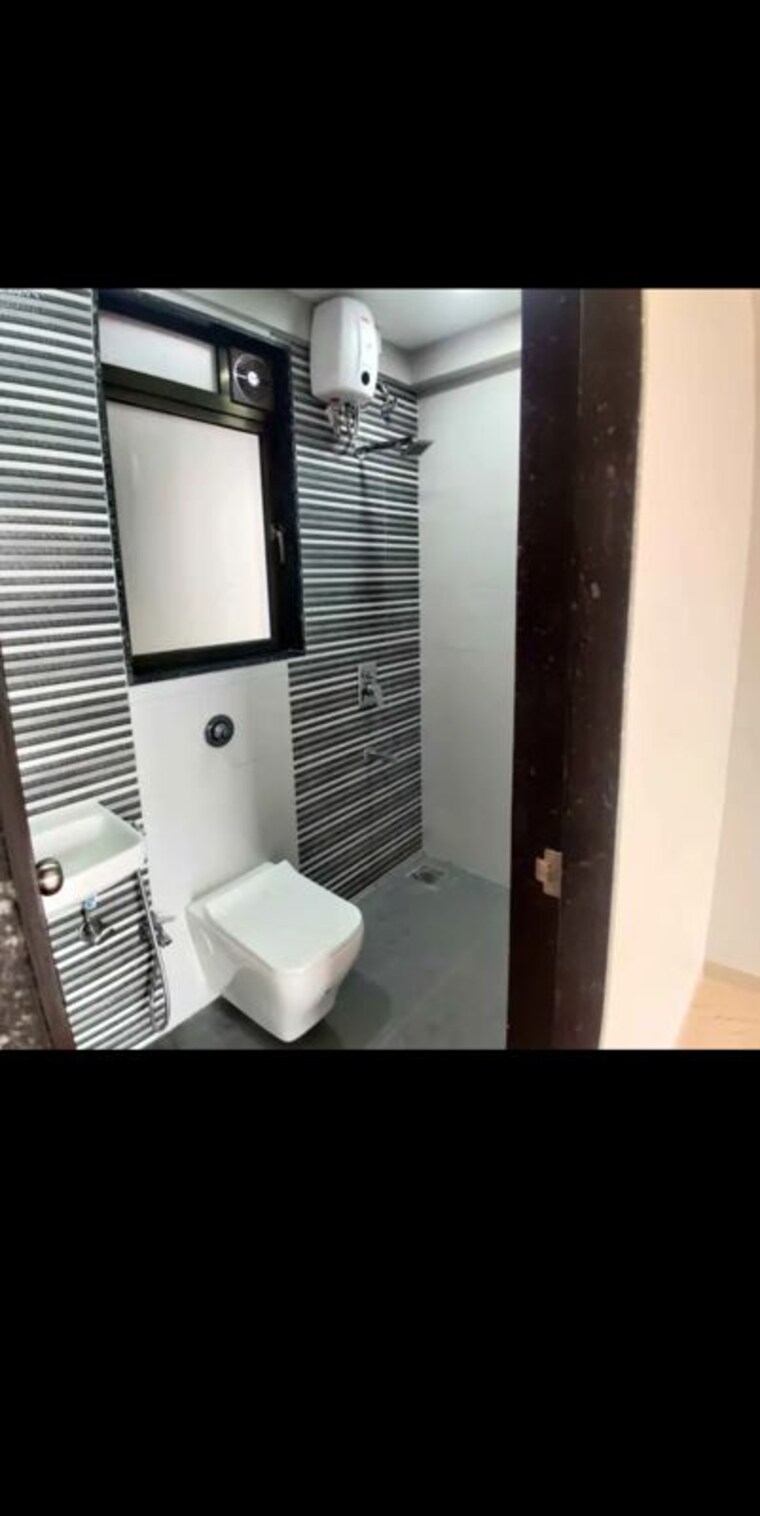 Bathroom, shubham-athena 1.5 Bedroom 760 Sq.Ft. Apartment In Ghatkopar East Mumbai 10034573
