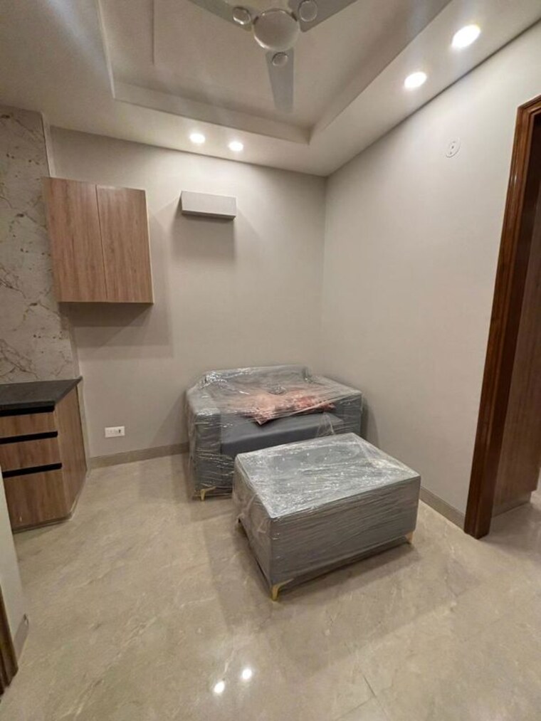 Living Room, sector 31 1.5 Bedroom 900 Sq.Ft. Builder Floor In Sector 31 Gurgaon 10034605