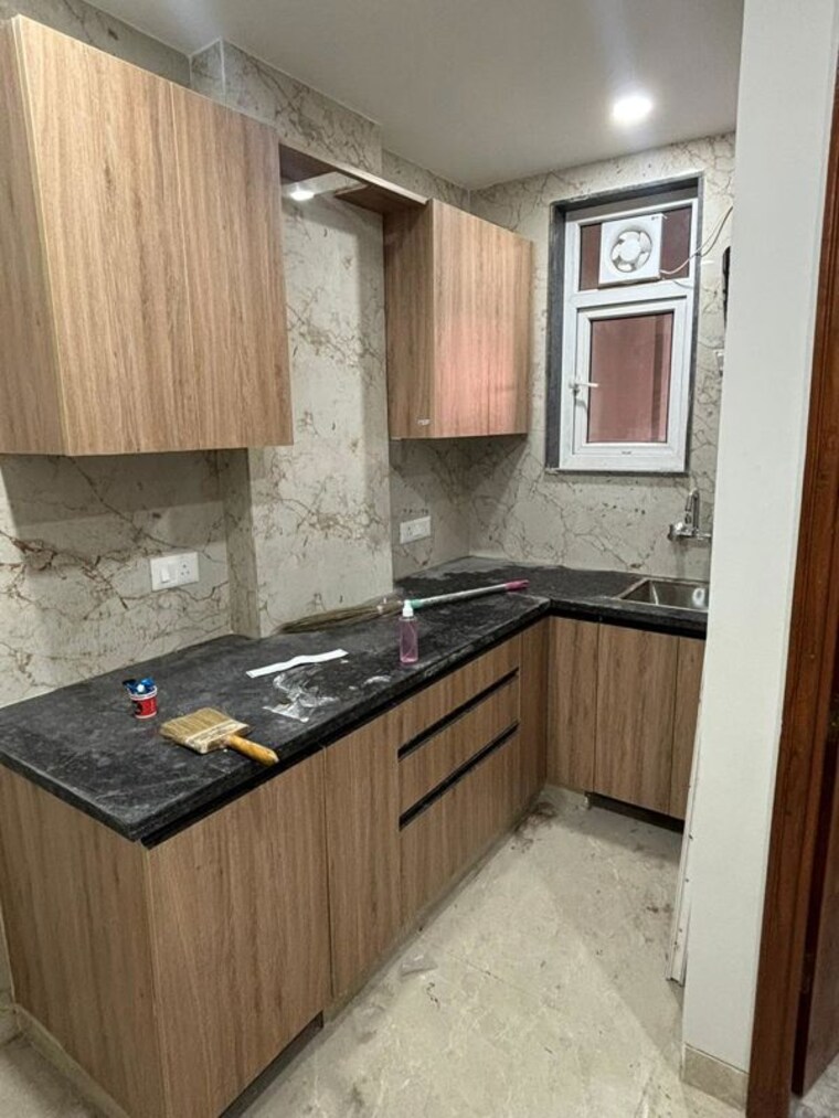 Kitchen, sector 31 1.5 Bedroom 900 Sq.Ft. Builder Floor In Sector 31 Gurgaon 10034605