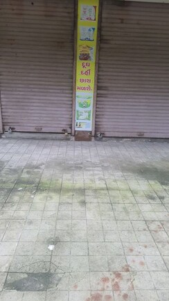 Retail Shop For Rent in Katargam