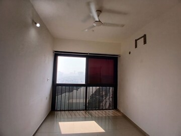 Room in 1 BHK Apartment at Duville Riverdale Suites, Kharadi – for Rent