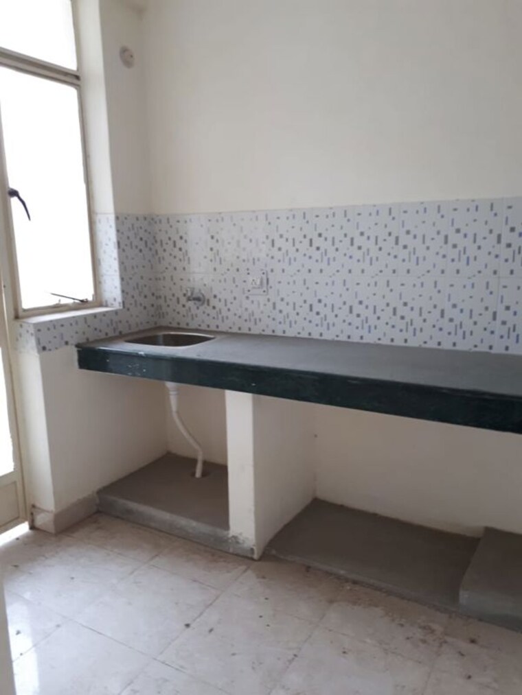 Kitchen, south city 1 3 Bedroom 3289 Sq.Ft. Apartment In South City 1 Gurgaon 10034593