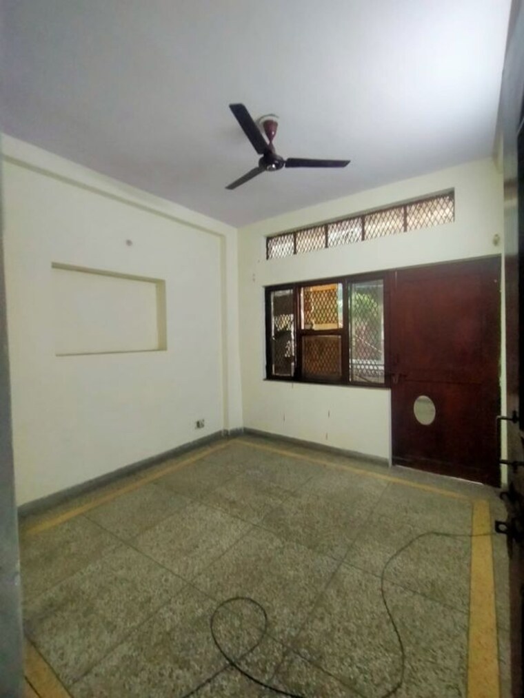 Room, mayur vihar 1.5 Bedroom 550 Sq.Ft. Builder Floor In Mayur Vihar Delhi 10034650