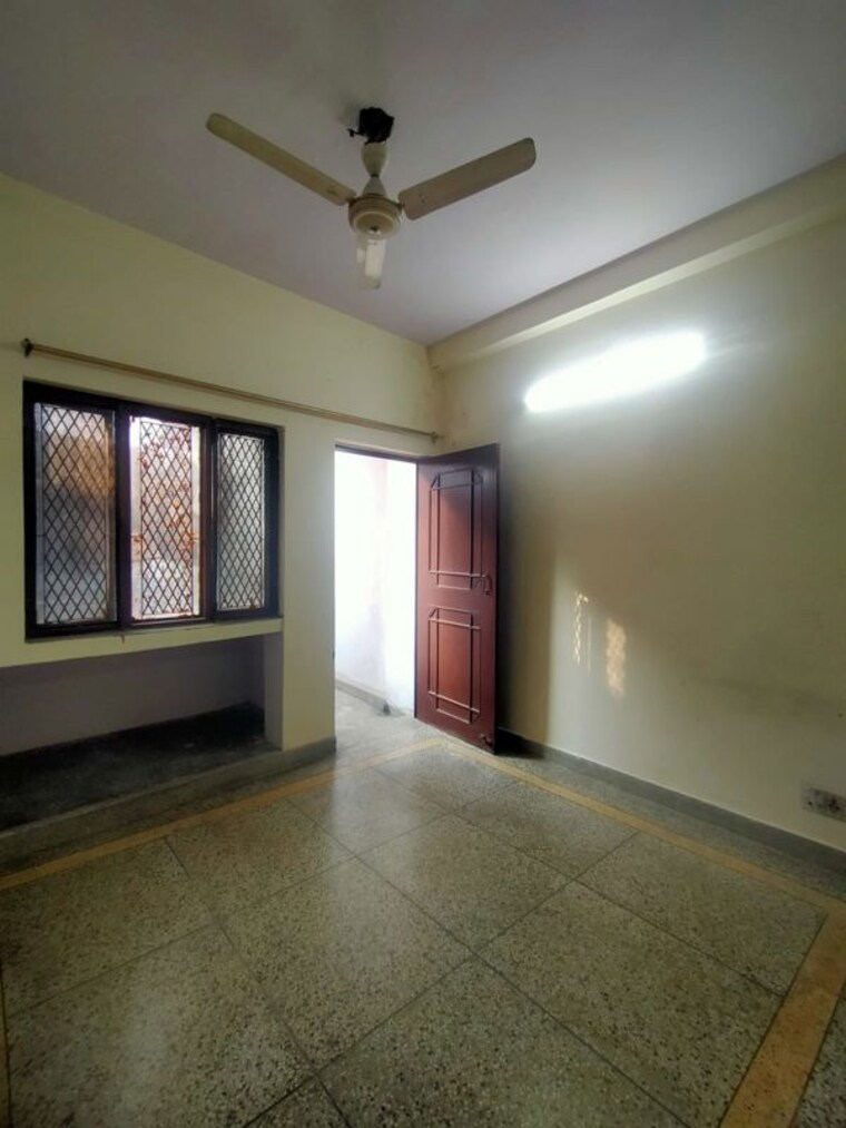 Room, mayur vihar 1.5 Bedroom 550 Sq.Ft. Builder Floor In Mayur Vihar Delhi 10034650