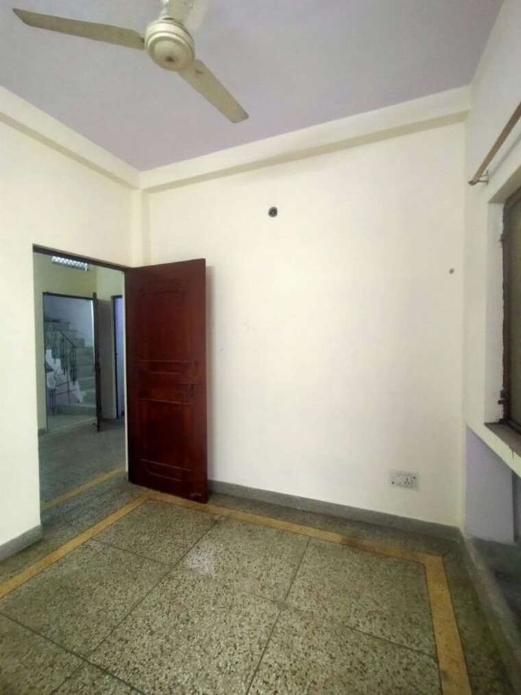 Room, mayur vihar 1.5 Bedroom 550 Sq.Ft. Builder Floor In Mayur Vihar Delhi 10034650
