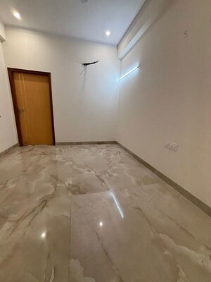 Room in 2 BHK Builder Floor at Sector 31 – for Rent