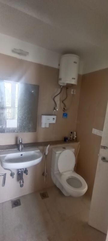 Bathroom in 3.5 BHK Apartment at Emaar Emerald Estate, Sector 65 – for Rent