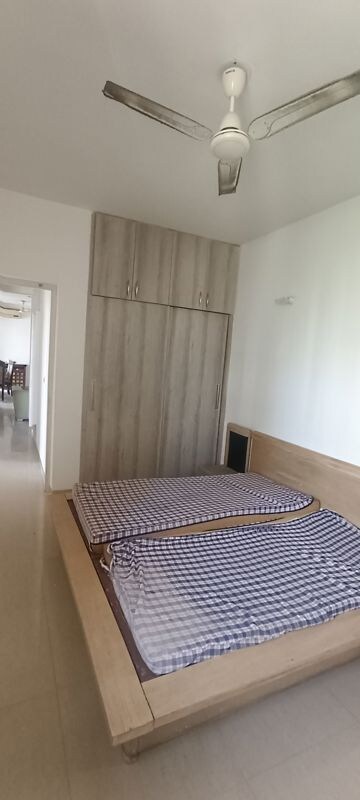 Bedroom in 3.5 BHK Apartment at Emaar Emerald Estate, Sector 65 – for Rent