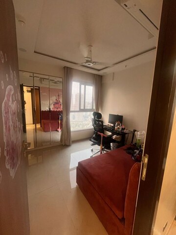 Living Room in 3 BHK Apartment at Hiranandani Meadows, Manpada – for Sale