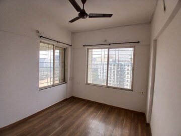Room in 1 BHK Apartment at Gera Parkview I, Kharadi – for Rent