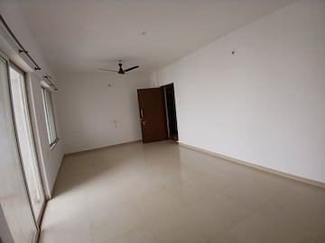 Room in 1 BHK Apartment at Gera Parkview I, Kharadi – for Rent
