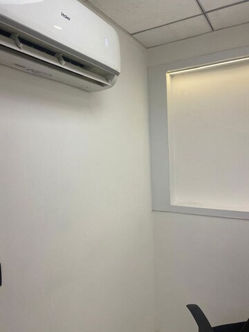 Room in  Office Space at Minto Park – for Rent