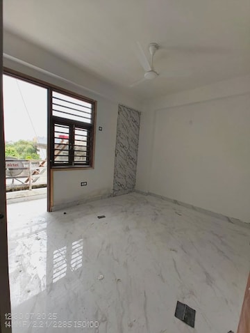 Room in 2 BHK Builder Floor at Neb Sarai – for Rent