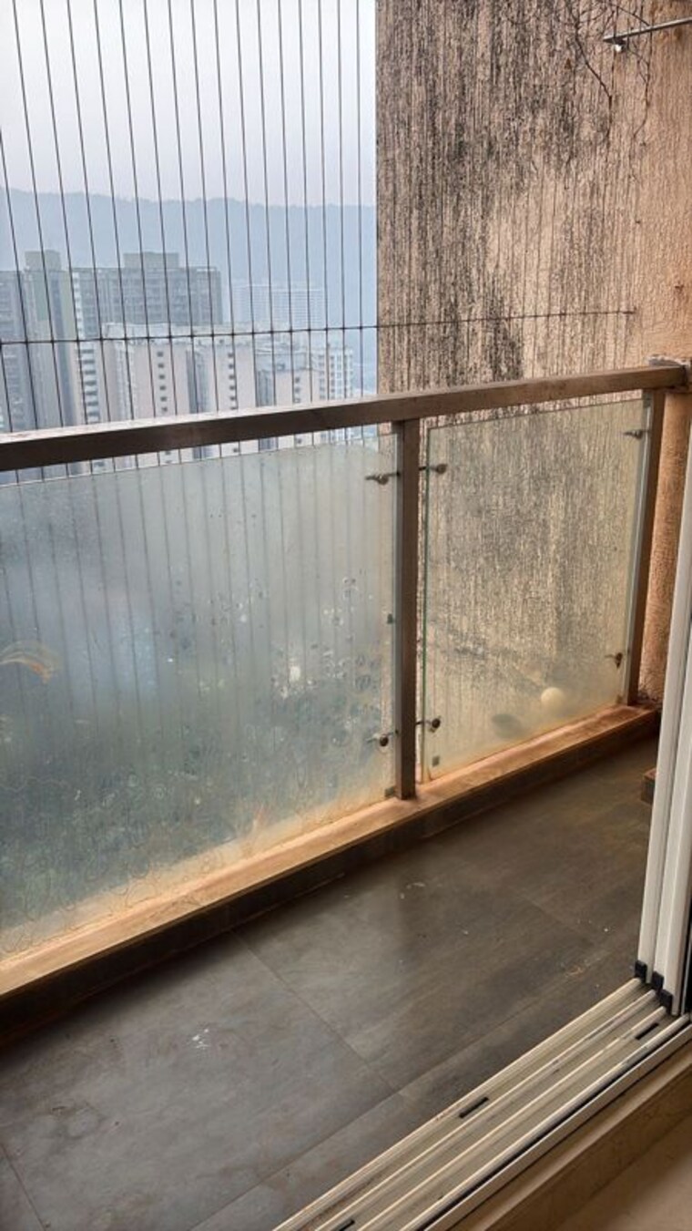 Balcony, dosti-group-imperia 2.5 Bedroom 1396 Sq.Ft. Apartment In Manpada Thane 10034774