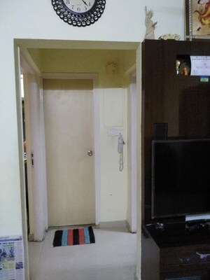 Furnished Amenities in 1 BHK Apartment at Lokhandwala Whispering Palms, Kandivali East – for Rent
