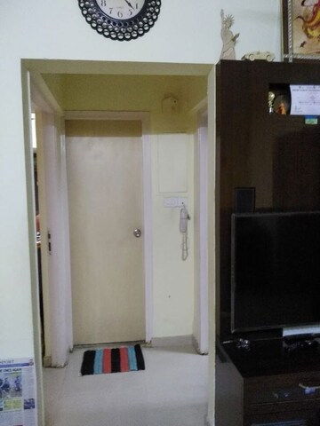 Furnished Amenities in 1 BHK Apartment at Lokhandwala Whispering Palms, Kandivali East – for Rent