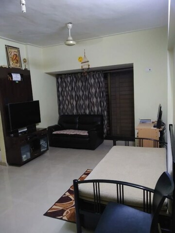 Team Area in 1 BHK Apartment at Lokhandwala Whispering Palms, Kandivali East – for Rent