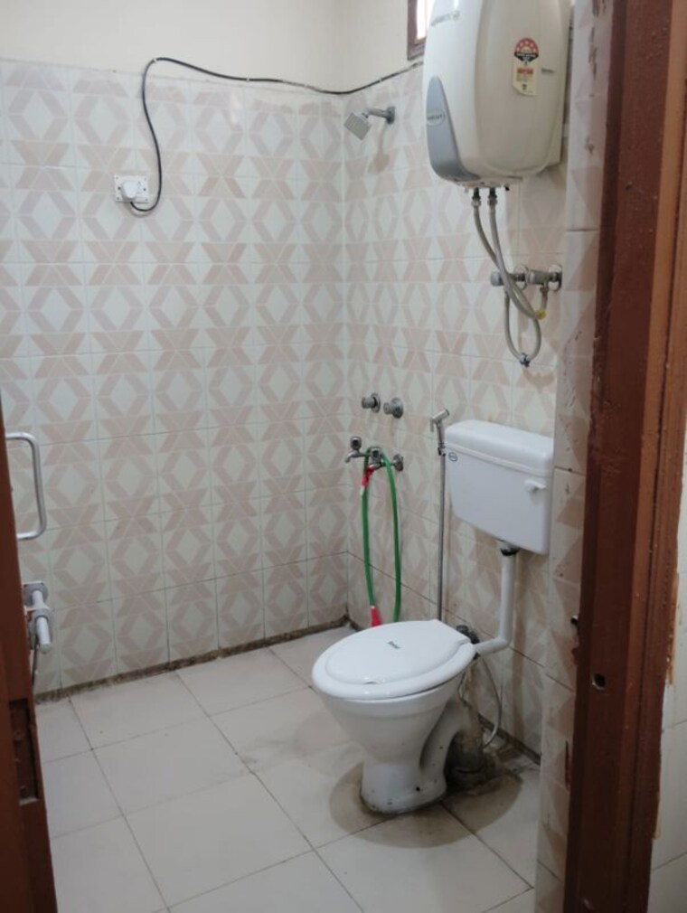 Bathroom, omicron iii greater noida 2 Bedroom 1095 Sq.Ft. Builder Floor In Omicron Iii Greater Noida Greater Noida 10034691