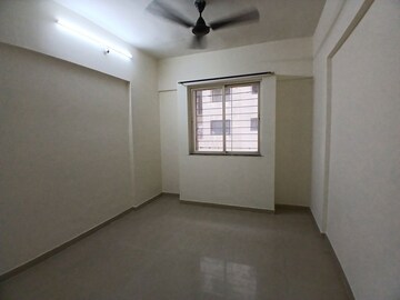 Room in 2 BHK Apartment at Jalan Aura County Pune, Wagholi – for Rent