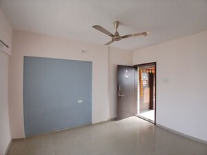 Room in 1 BHK Apartment at Jalan Aura County Pune, Wagholi – for Rent