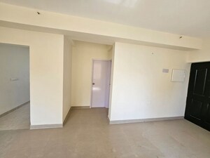 Room in 3 BHK Apartment at Sare Crescent Parc, Sector 92 – for Sale